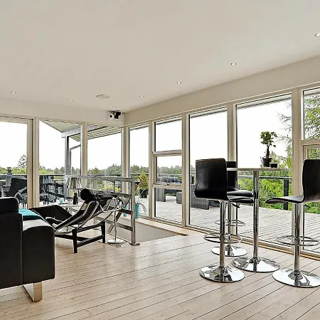 بيت للعطل Four-bedroom In 7 *