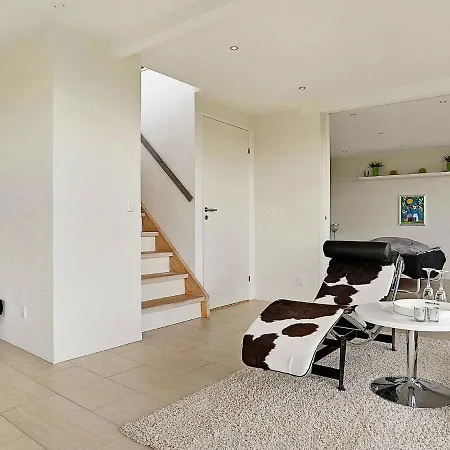 Four-bedroom In 7 بيت للعطل Brovst