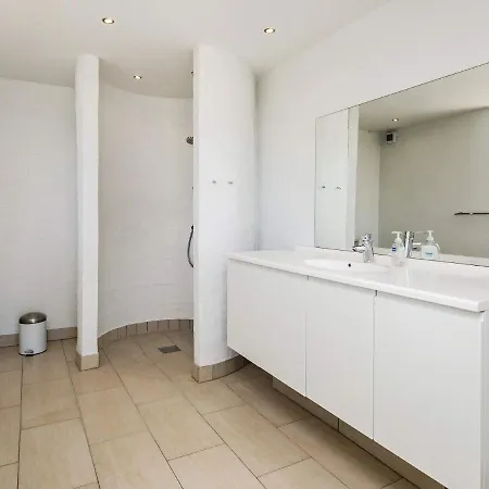 Four-bedroom In 7