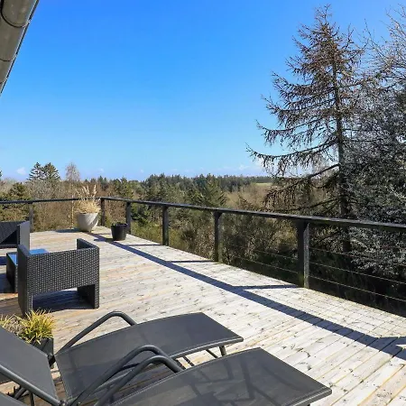 بيت للعطل Four-bedroom In 7 *