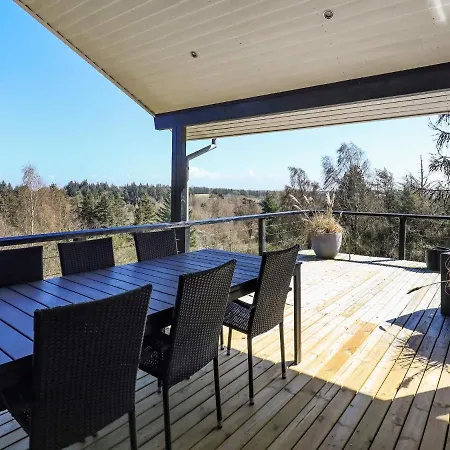 بيت للعطل Four-bedroom In 7 *