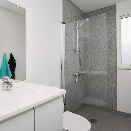 Four-bedroom In 7 بيت للعطل Brovst
