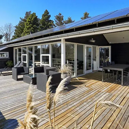 Four-bedroom In 7 *